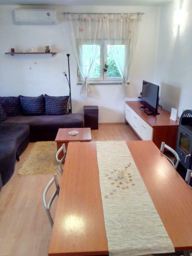 Apartment Melani Pula Exterior foto